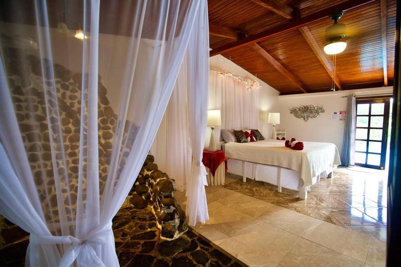 נובו ארנל Toucan Lane Hotel And Restaurant מראה חיצוני תמונה